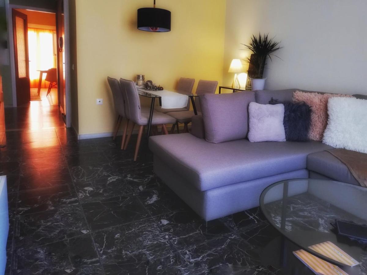 Cosy Retro Apartment Zakynthos Town Exterior photo