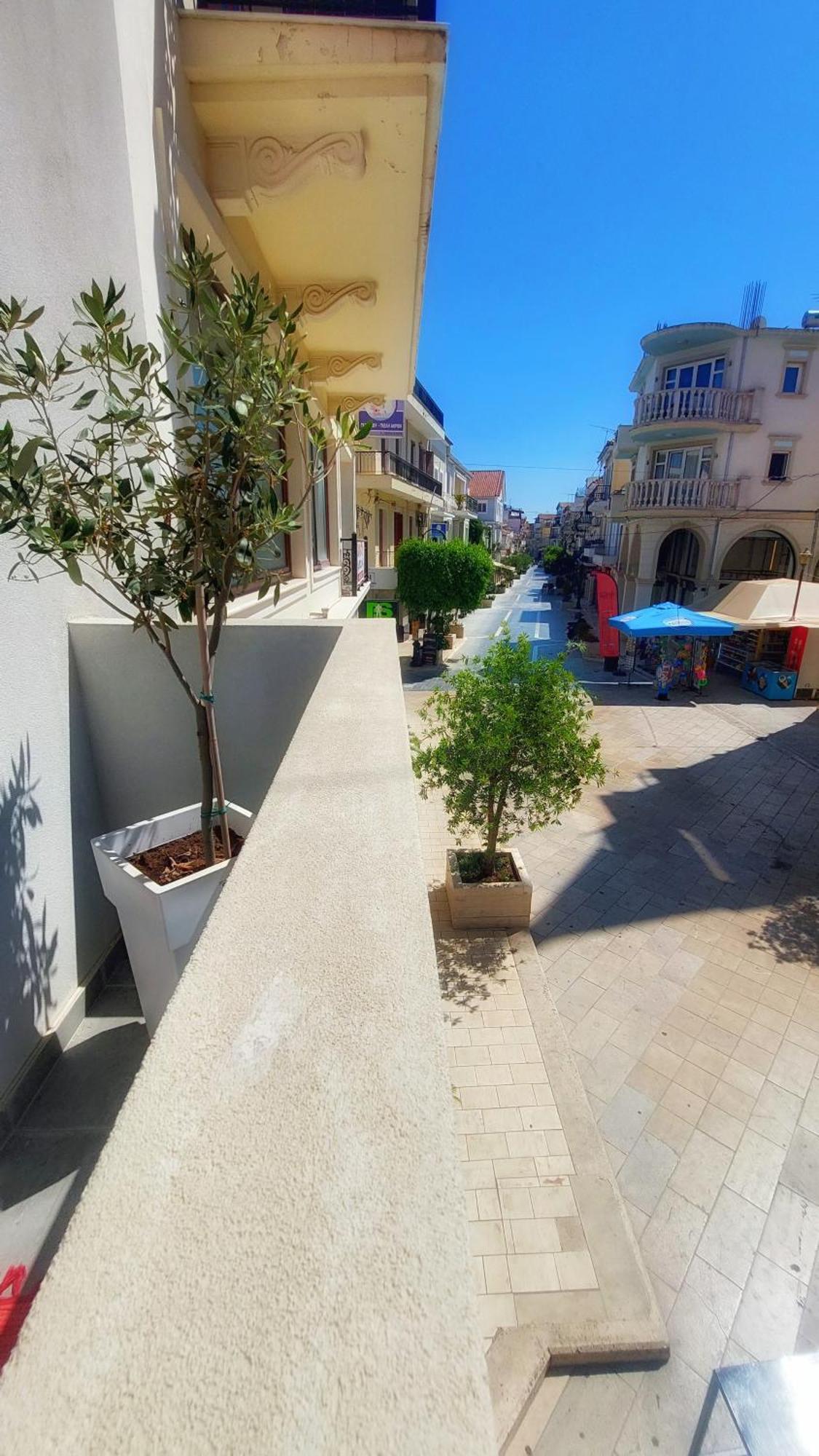 Cosy Retro Apartment Zakynthos Town Exterior photo